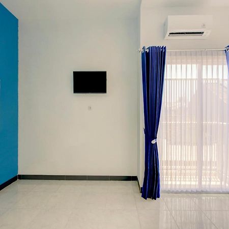 Oyo Life 3987 Kost Aditya Surabaya Kültér fotó