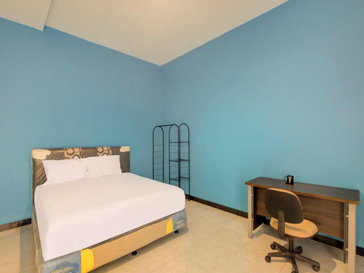 Oyo Life 3987 Kost Aditya Surabaya Kültér fotó