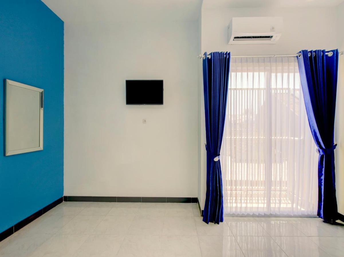 Oyo Life 3987 Kost Aditya Surabaya Kültér fotó